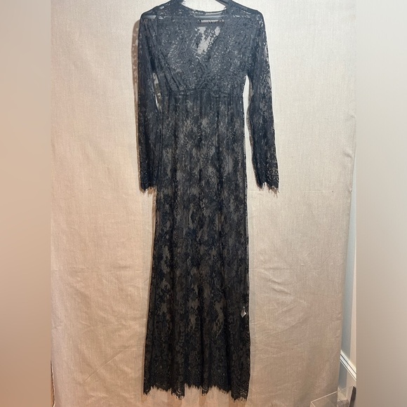 Dresses & Skirts - Lace long dress size 4/6